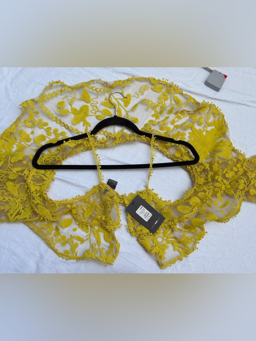 WFashion Nova Yellow Lace Off-Shoulder Crop Top Sz XS - Picture 4 of 15